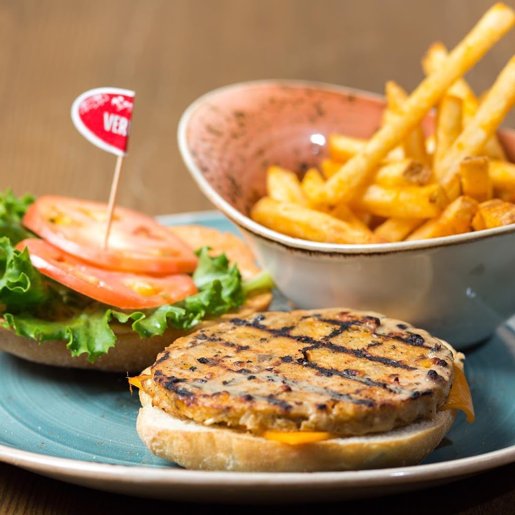 Barcelos Flame Grilled Chicken | 5000 Canoe Pass Way #07, Tsawwassen, BC V4M 4G9, Canada | Phone: (604) 382-0090