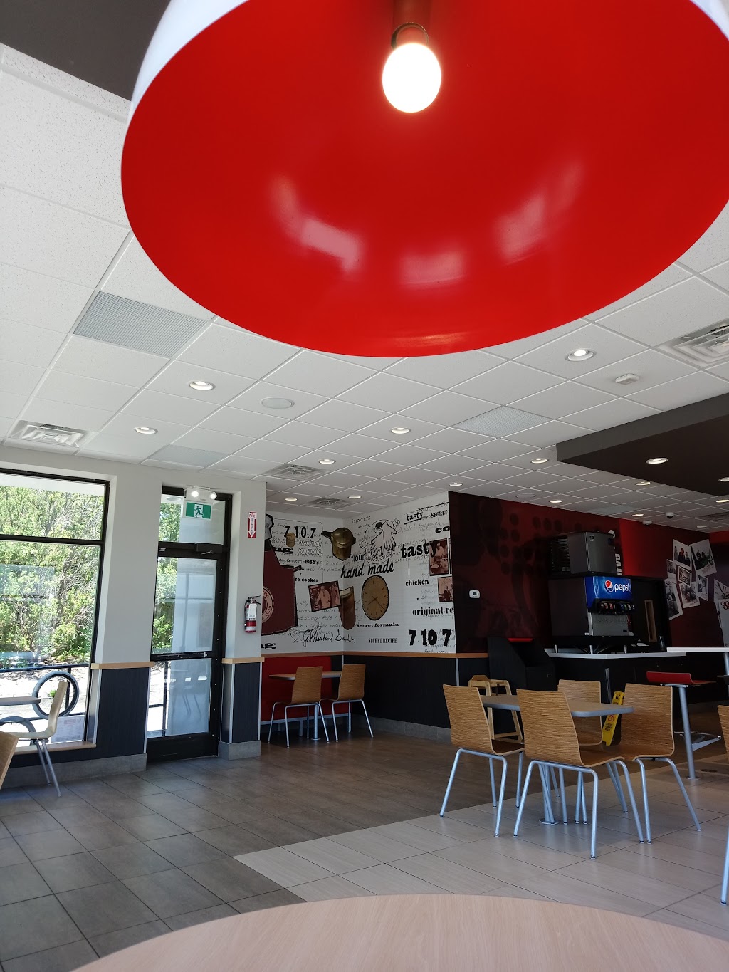 KFC | 4737-4771 Dorchester Rd, Niagara Falls, ON L2E 7H9, Canada | Phone: (905) 228-2939