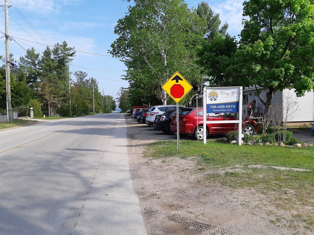 Tony B Villas | 701 River Rd E, Wasaga Beach, ON L9Z 2M3, Canada | Phone: (705) 429-5574