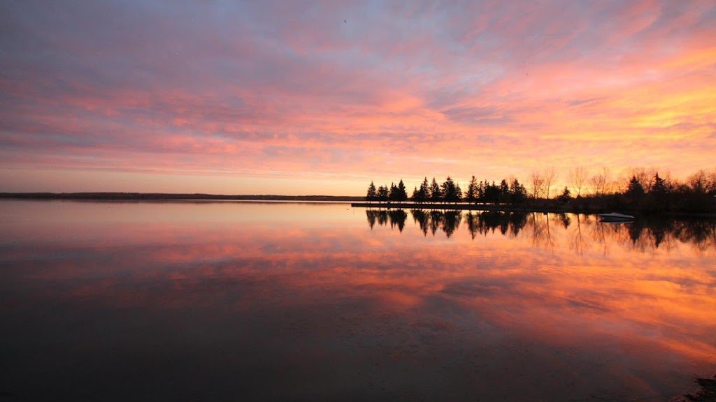 Chateau Suites | 5100 Lakeshore Dr, Sylvan Lake, AB T4S 2L7, Canada | Phone: (403) 887-6699