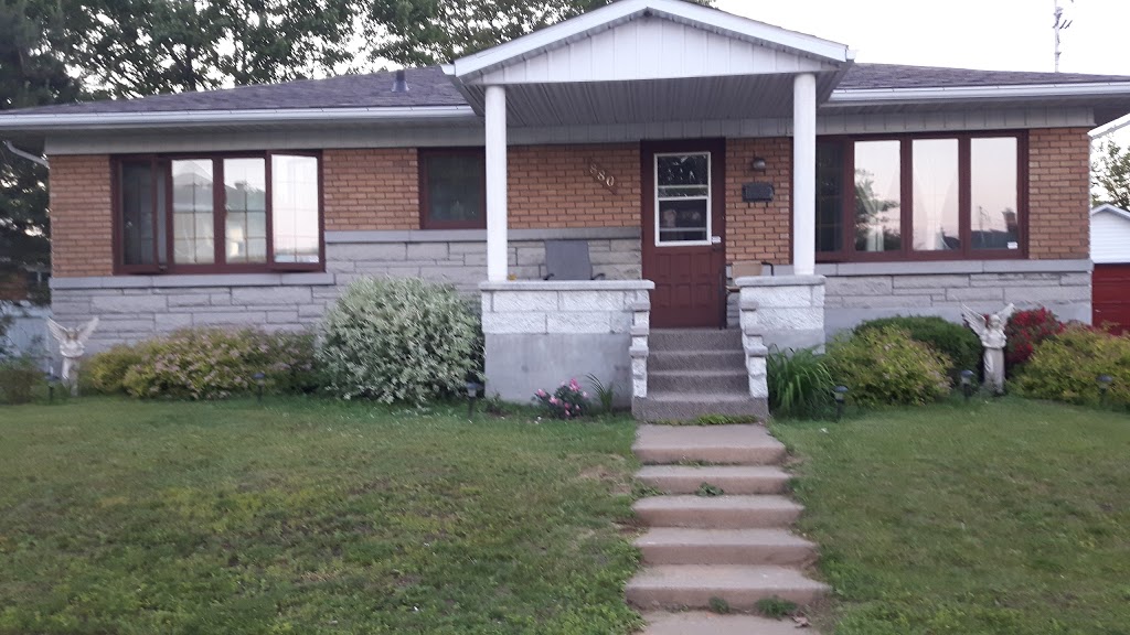 Antoine-Hallé School | 1001 8 Rue, Grand-Mère, QC G9T 4L3, Canada | Phone: (819) 536-5791
