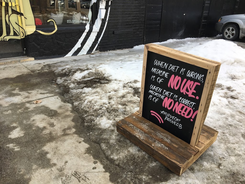Barkside Bistro West | 29 Barton Ave, Toronto, ON M6G 1P2, Canada | Phone: (647) 479-3888