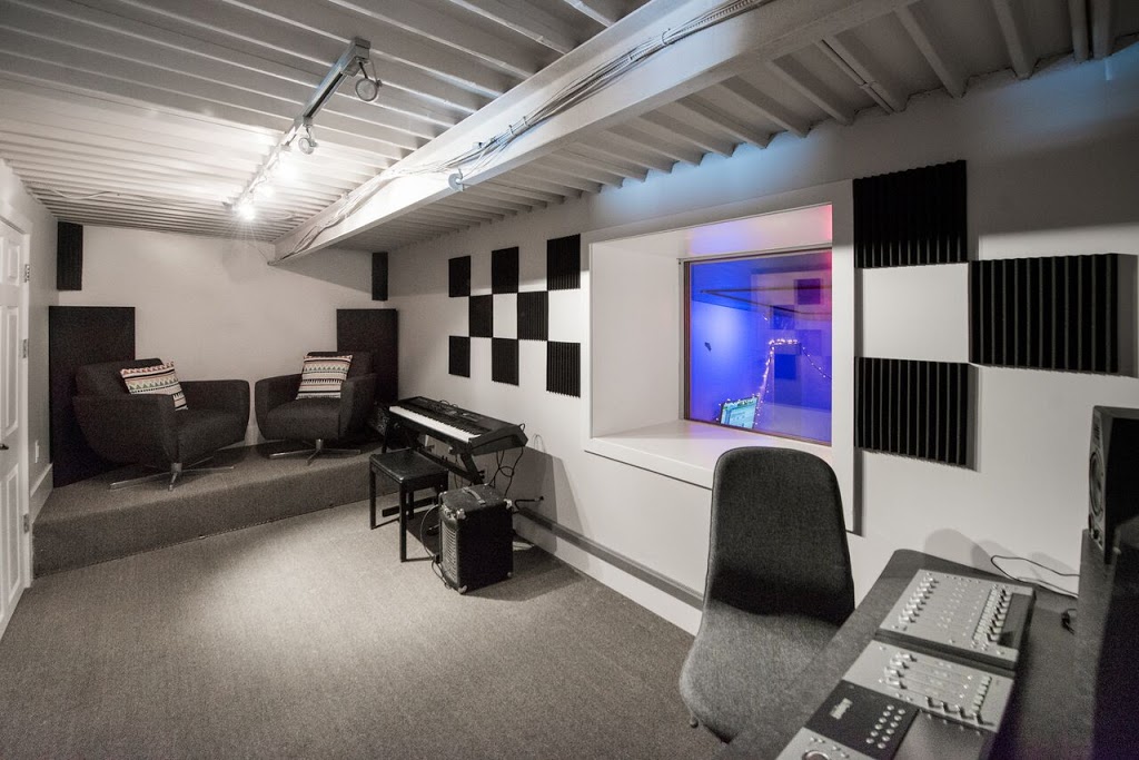 ildsjel collective | 4 Carlaw Ave Unit 7, Toronto, ON M4M 2R5, Canada | Phone: (647) 794-3534
