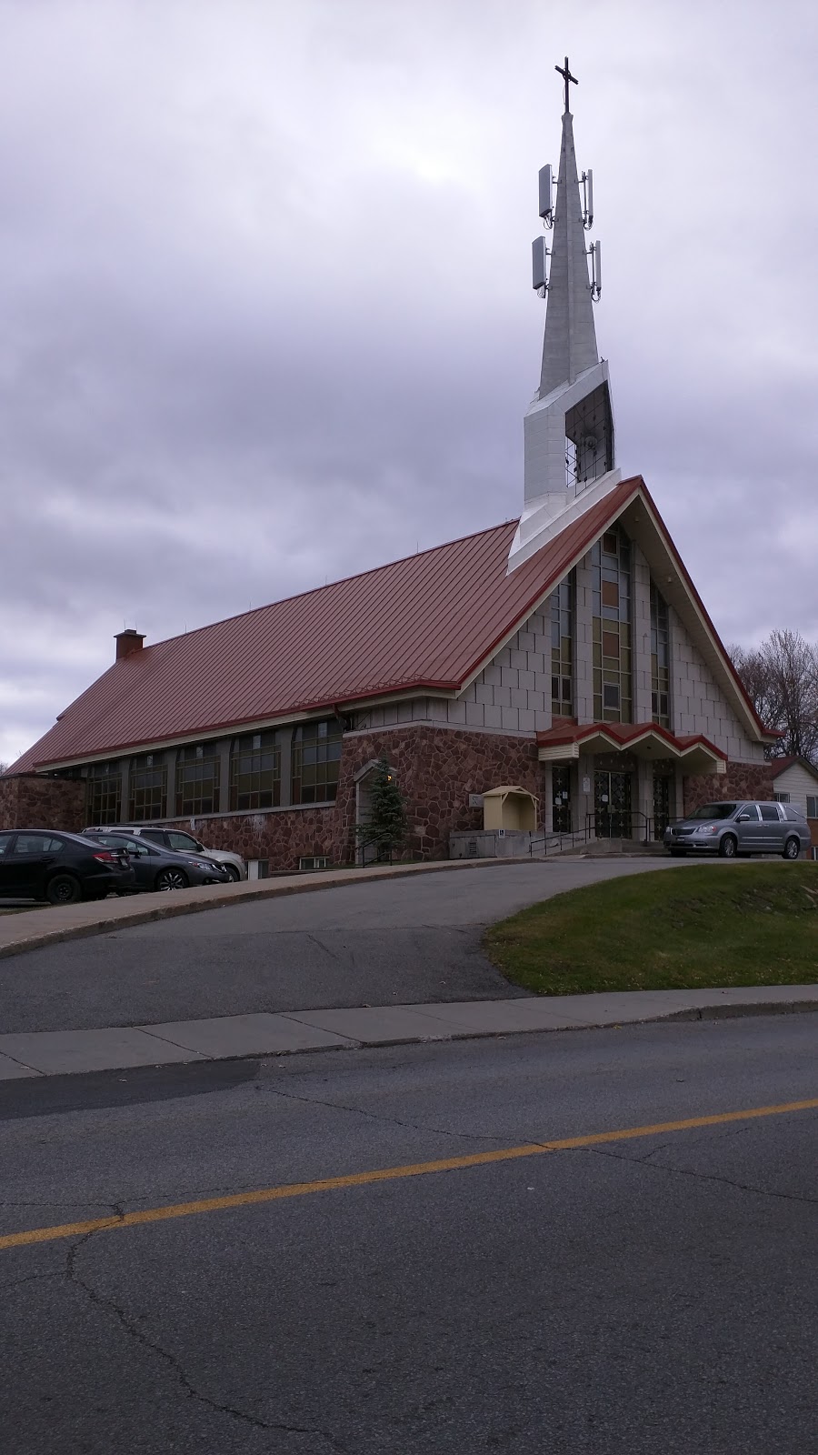 Sainte-Rose-de-Lima Catholic Church | 300 Boulevard Perrot, LÎle-Perrot, QC J7V 3G1, Canada | Phone: (514) 453-5662