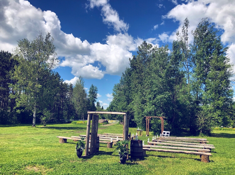 The Red Barn | 2215 QC-222, Saint-Denis-de-Brompton, QC J0B 2P0, Canada | Phone: (819) 679-3394