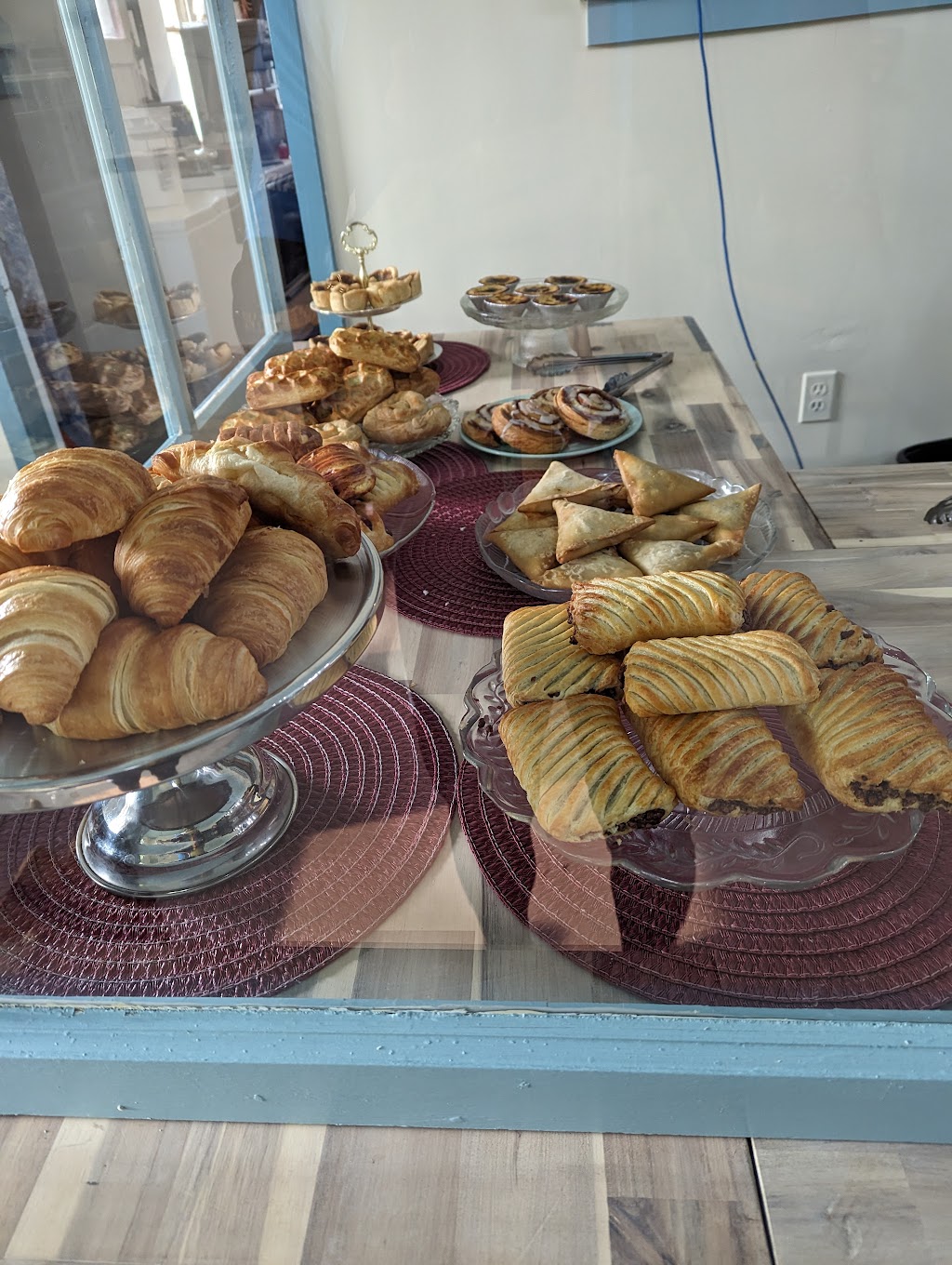 Little Cove Bakery | 4 Warner Bay Rd, Tobermory, ON N0H 2R0, Canada | Phone: (519) 596-8399