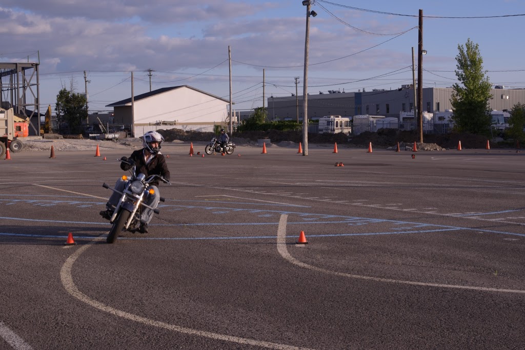 École de conduite moto Jean-Pierre Chenu | 4345 Boulevard Saint-Elzéar O, Laval, QC H7P 4J3, Canada | Phone: (450) 978-2526