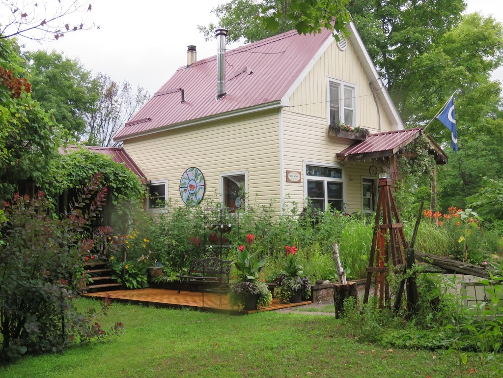 Glass Eagle Studios | 2801 Blairhampton Rd, Minden, ON K0M 2K0, Canada | Phone: (705) 286-3628