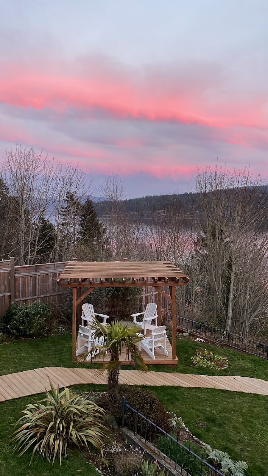 Sooke bnb | 6811 W Coast Rd, Sooke, BC V9Z 0P6, Canada | Phone: (250) 253-5029