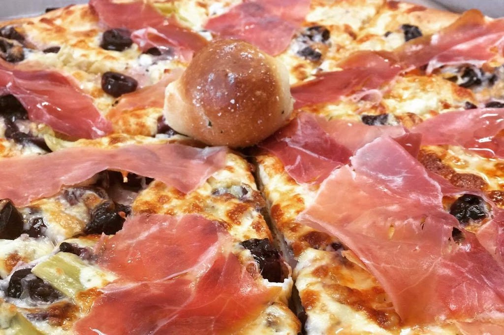 Riverside Pizzeria Ottawa | 3679 Riverside Dr, Ottawa, ON K1V 1G8, Canada | Phone: (613) 260-8555
