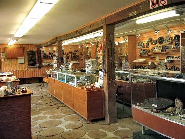 Princess Sodalite Mine | 31241 Hwy 28, Bancroft, ON K0L 1C0, Canada | Phone: (613) 332-8274