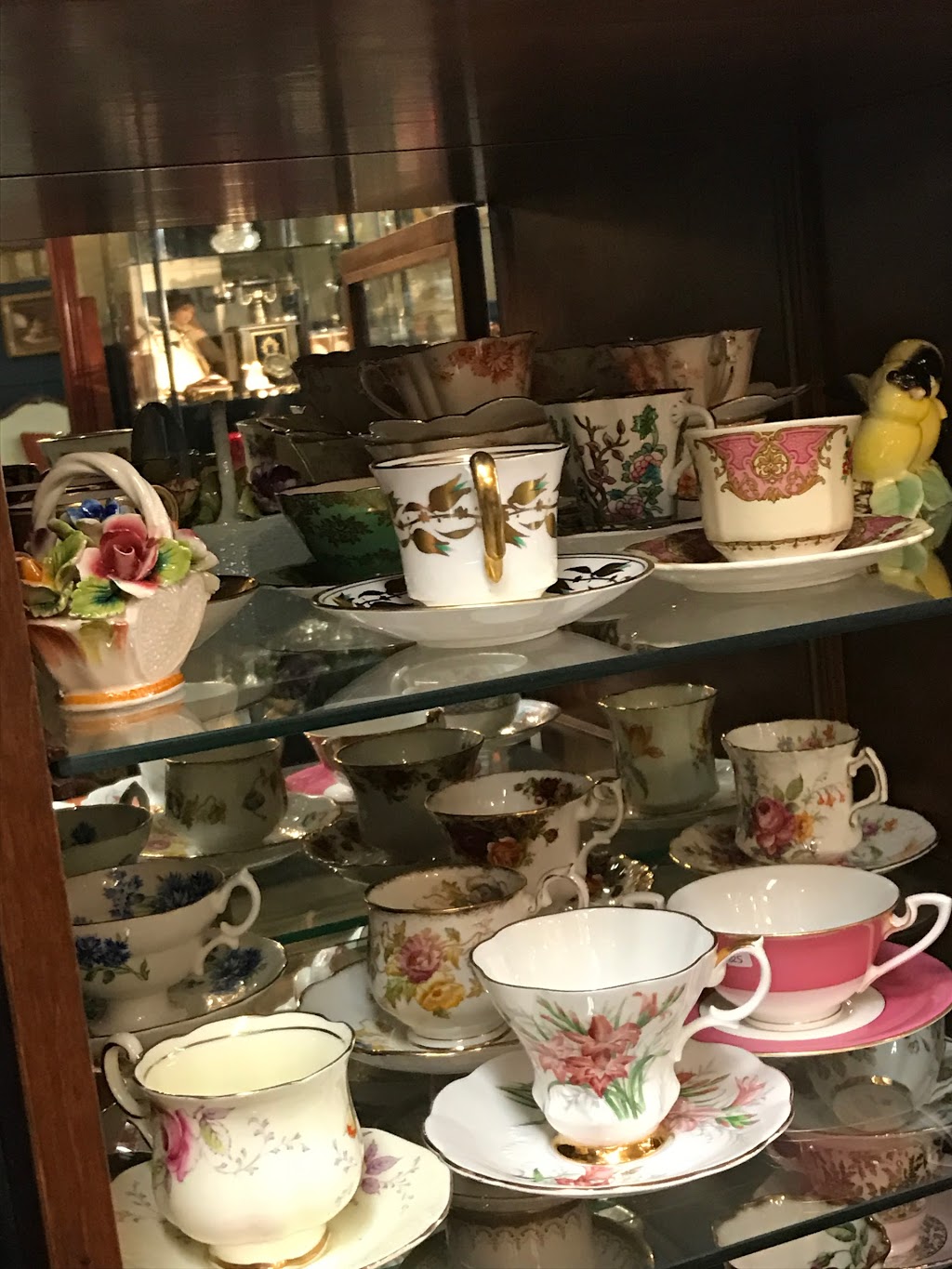Treasure Hunt Antiques & Rentals | 3150 Cambie St, Vancouver, BC V5Z 2W2, Canada | Phone: (604) 559-4669