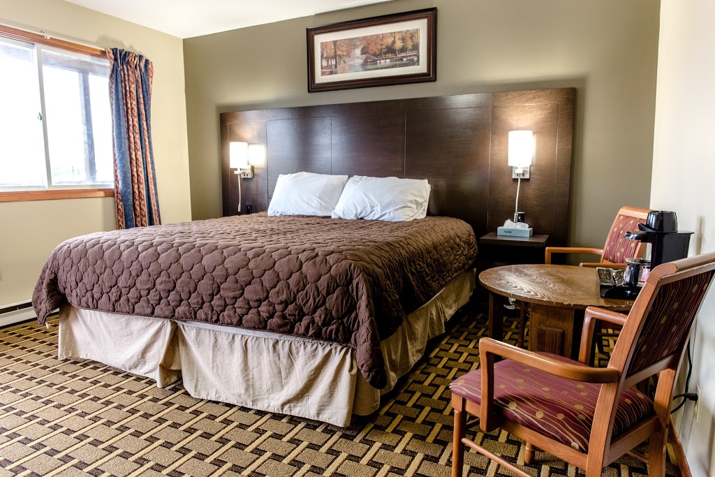 Cedar Lodge Motel | 157 Huron Rd, Goderich, ON N7A 2Z7, Canada | Phone: (519) 524-8379