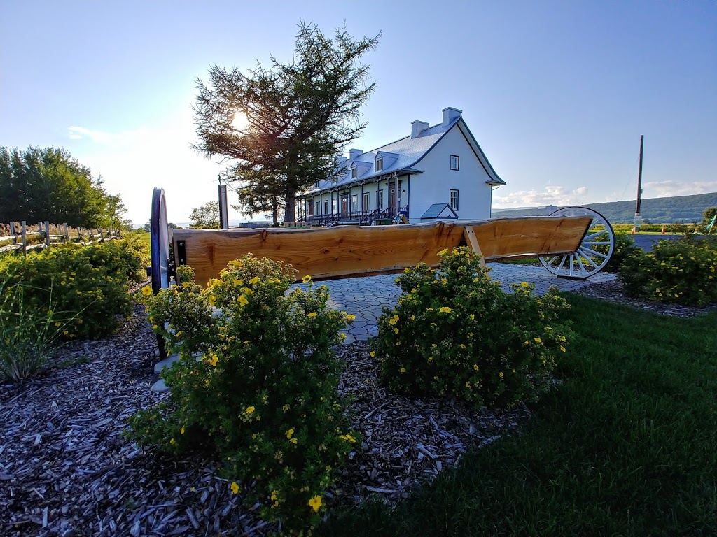 La Grande Ferme | 800 Chemin du Cap Tourmente, Saint-Joachim, QC G0A 3X0, Canada | Phone: (418) 827-4608