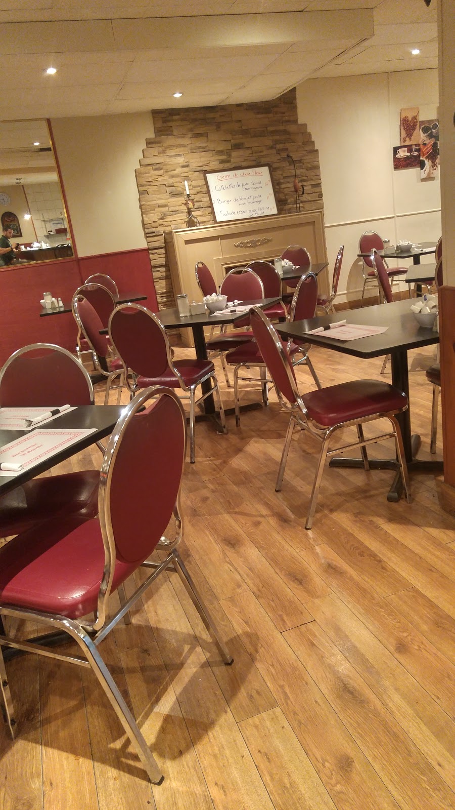 Dejeuner Au PTit Dore | 159 Blvd. de la Concorde E, Laval, QC H7G 2C6, Canada | Phone: (450) 669-1019