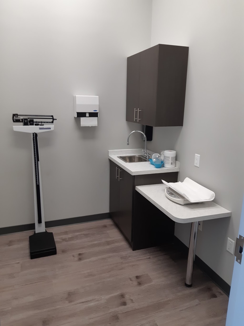 Riverbend Walk-In Clinic | 1866 Oxford St W #2, London, ON N6K 0J8, Canada | Phone: (519) 657-1919