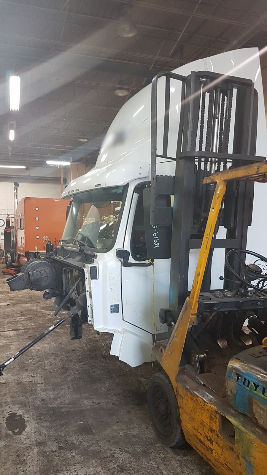 Maingate Truck & Trailer Repair Shop | 5395 Maingate Dr Unit # 16 & 17, Mississauga, ON L4W 1G6, Canada | Phone: (905) 502-0072