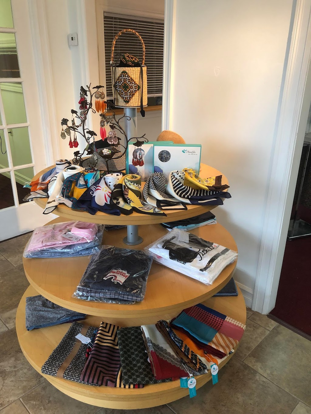 Lupine Boutique | 161 Maypoint Rd Unit 5, Charlottetown, PE C1E 1X6, Canada | Phone: (902) 916-9996