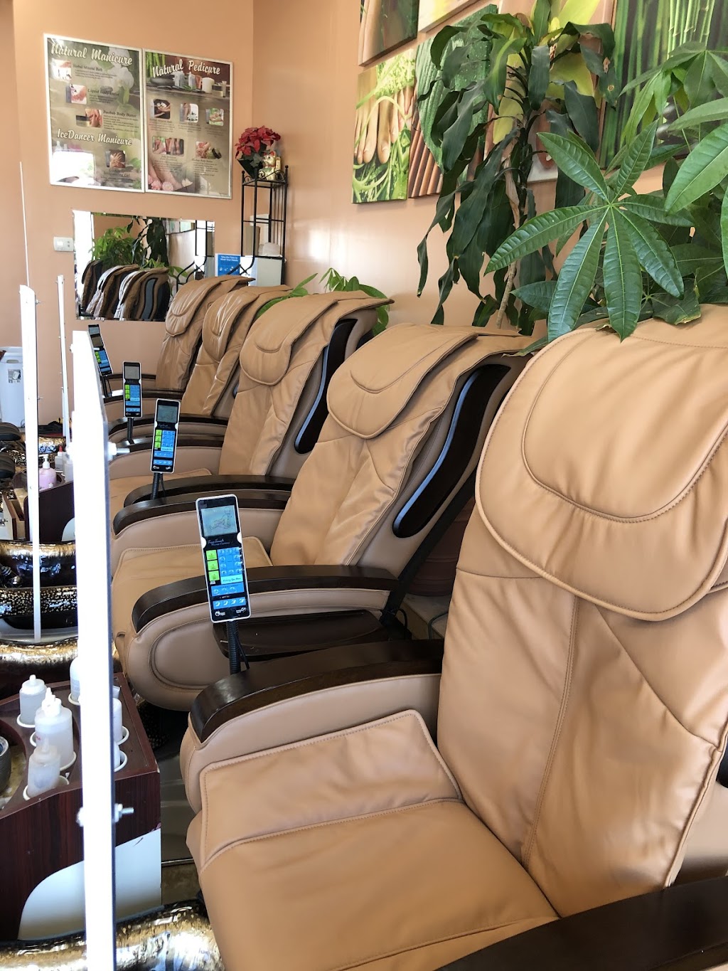 DKs Express Nails | 314 Queenston Rd, Hamilton, ON L8K 1H5, Canada | Phone: (905) 547-7007