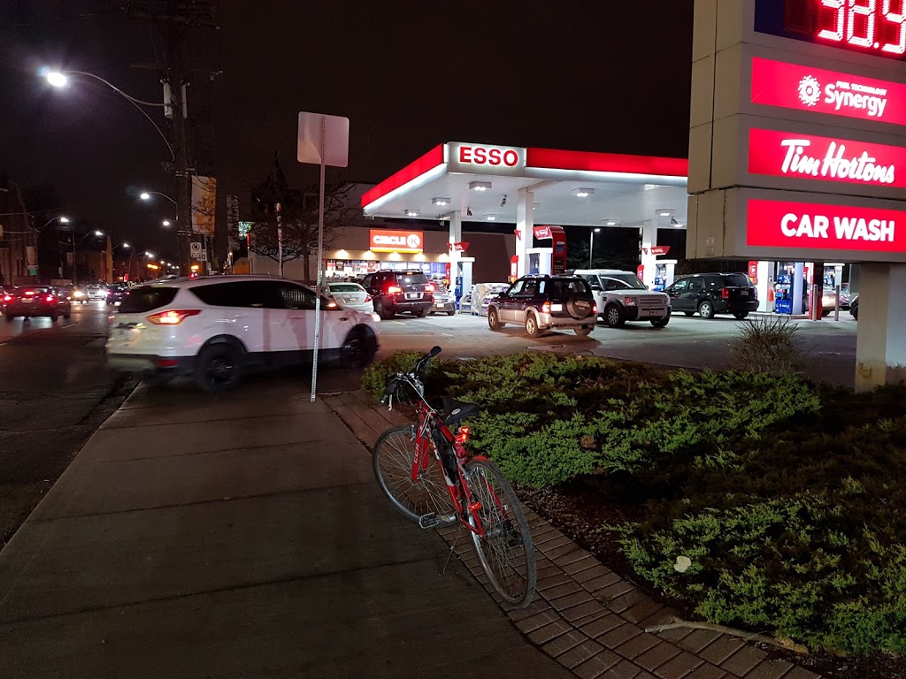 Esso | 150 Dupont St, Toronto, ON M5R 2E6, Canada | Phone: (416) 850-9636