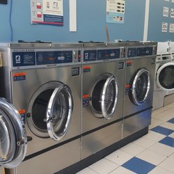 Elite Coin Laundry | 1028 Burnhamthorpe Rd E, Mississauga, ON L4Y 2X6, Canada | Phone: (647) 444-3091