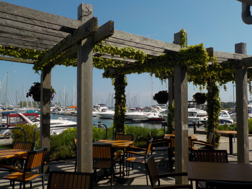 Lakefront Promenade Marina Concession Patio | 135 Lakefront Promenade, Mississauga, ON L5E 3G6, Canada | Phone: (905) 615-4870
