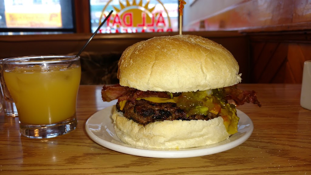 Dinos Dining Lounge | 510 Dundas St, Woodstock, ON N4S 1C3, Canada | Phone: (519) 537-5892
