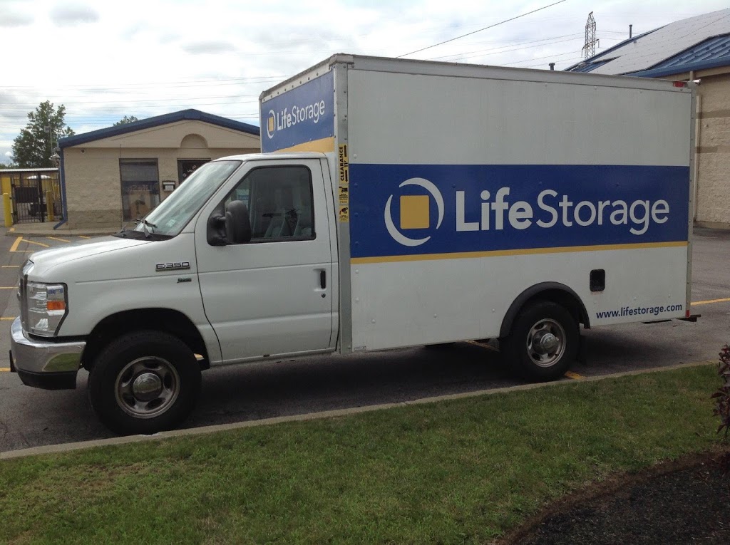 Life Storage | 300 Langner Rd, West Seneca, NY 14224, USA | Phone: (716) 825-6174