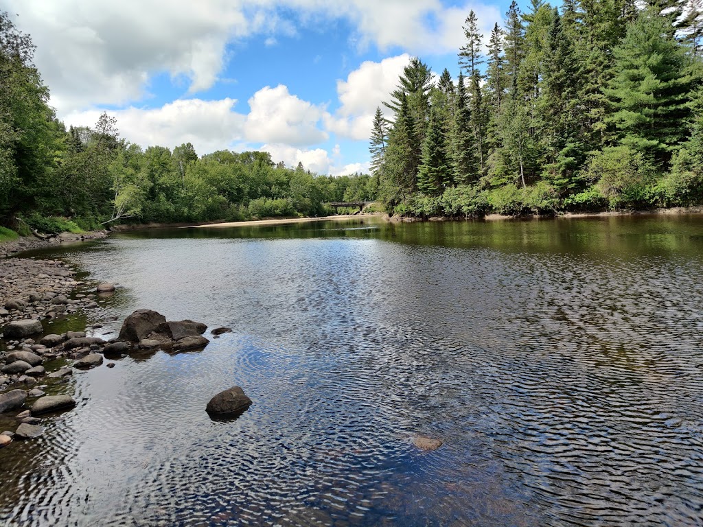 Camping Fou Du Roi | 1720 Rue Landry, Rivière-Rouge, QC J0T 1T0, Canada | Phone: (819) 275-0085