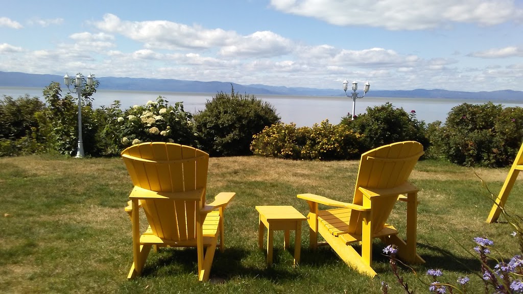 Motel de la Falaise | 47 Avenue de Gaspé E, Saint-Jean-Port-Joli, QC G0R 3G0, Canada | Phone: (418) 598-3313