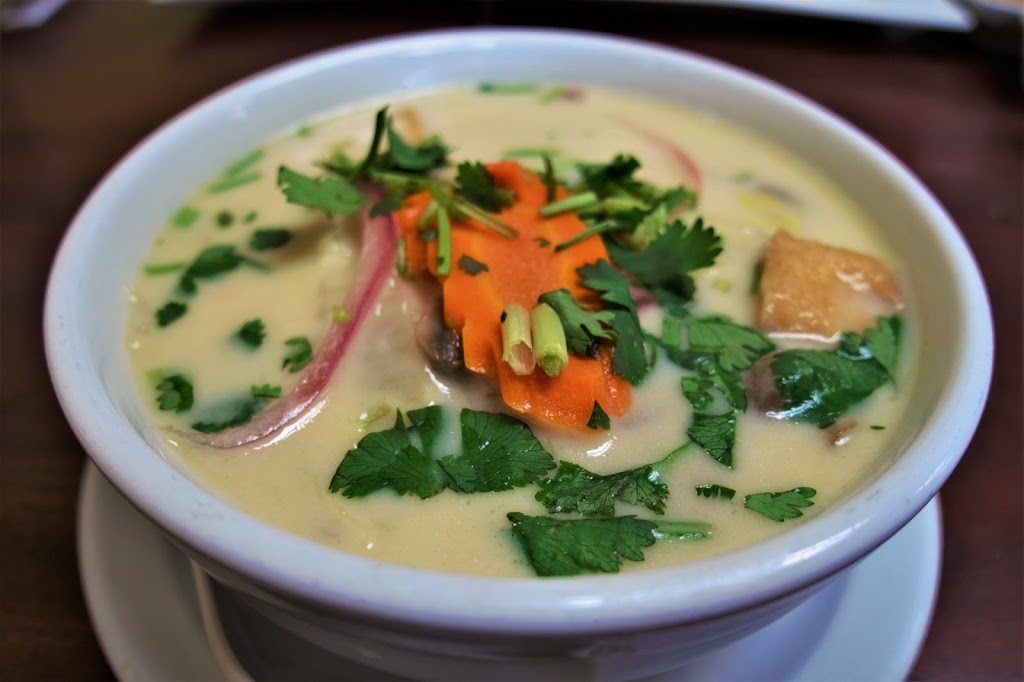 Na Ha Thais Kitchen | 471 York Rd, Guelph, ON N1E 3J1, Canada | Phone: (519) 362-1467