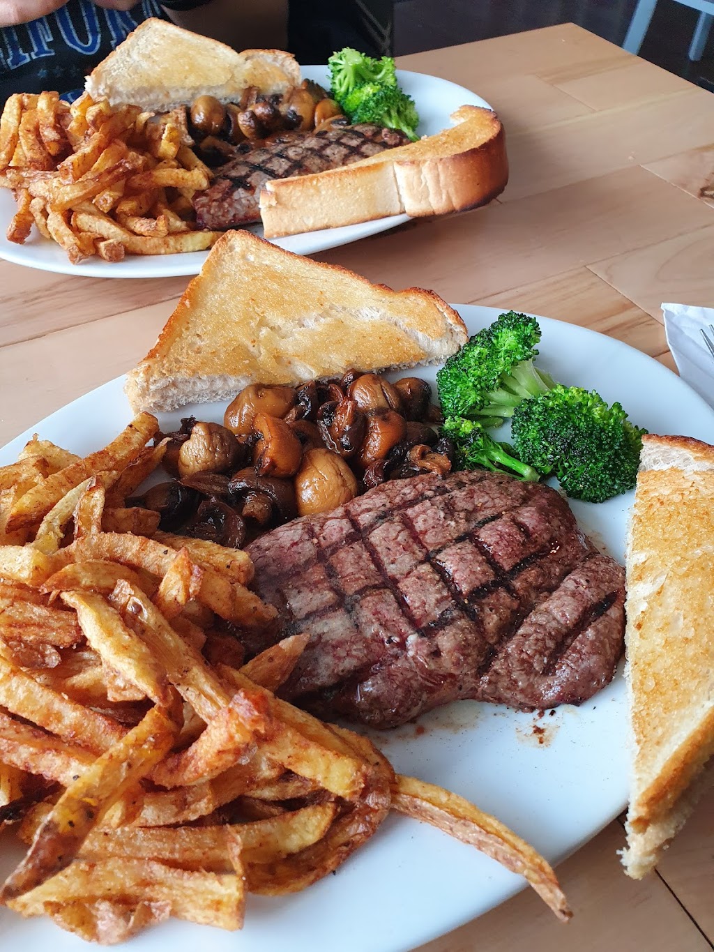 Prime Time Restaurant | 2016 Spiller Rd SE, Calgary, AB T2G 4G5, Canada | Phone: (403) 262-8662