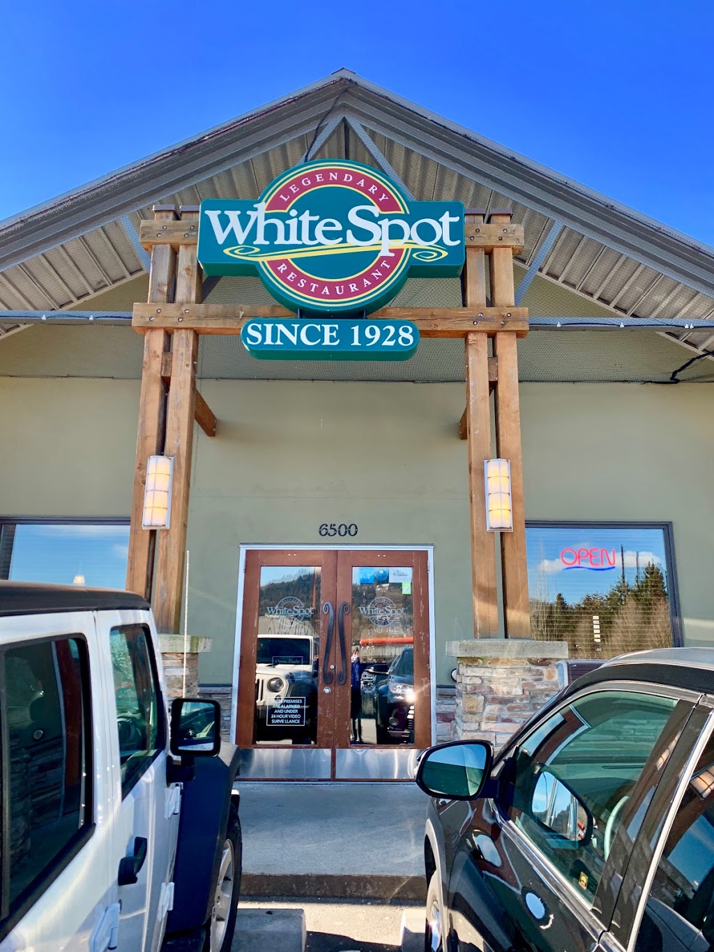 White Spot | 6500 Hastings St, Burnaby, BC V5B 1S2, Canada | Phone: (604) 299-2214