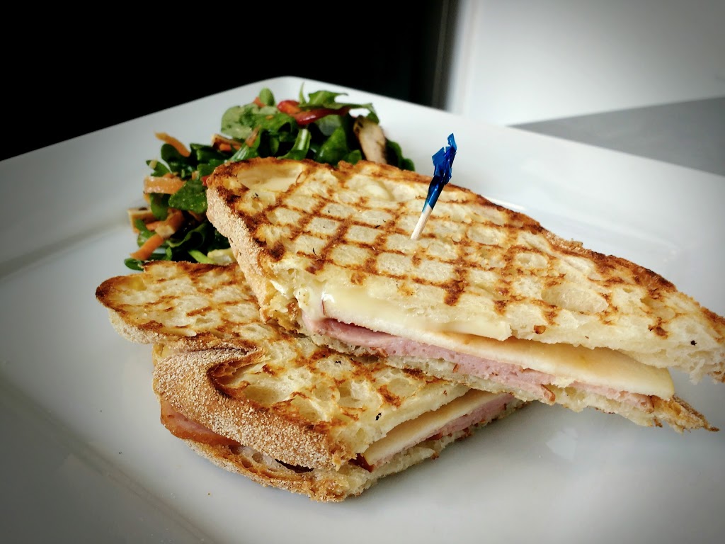 Cafe Bistro Chasse Galerie | 3351 Boulevard des Forges, Trois-Rivières, QC G8Z 4M3, Canada | Phone: (819) 375-3387