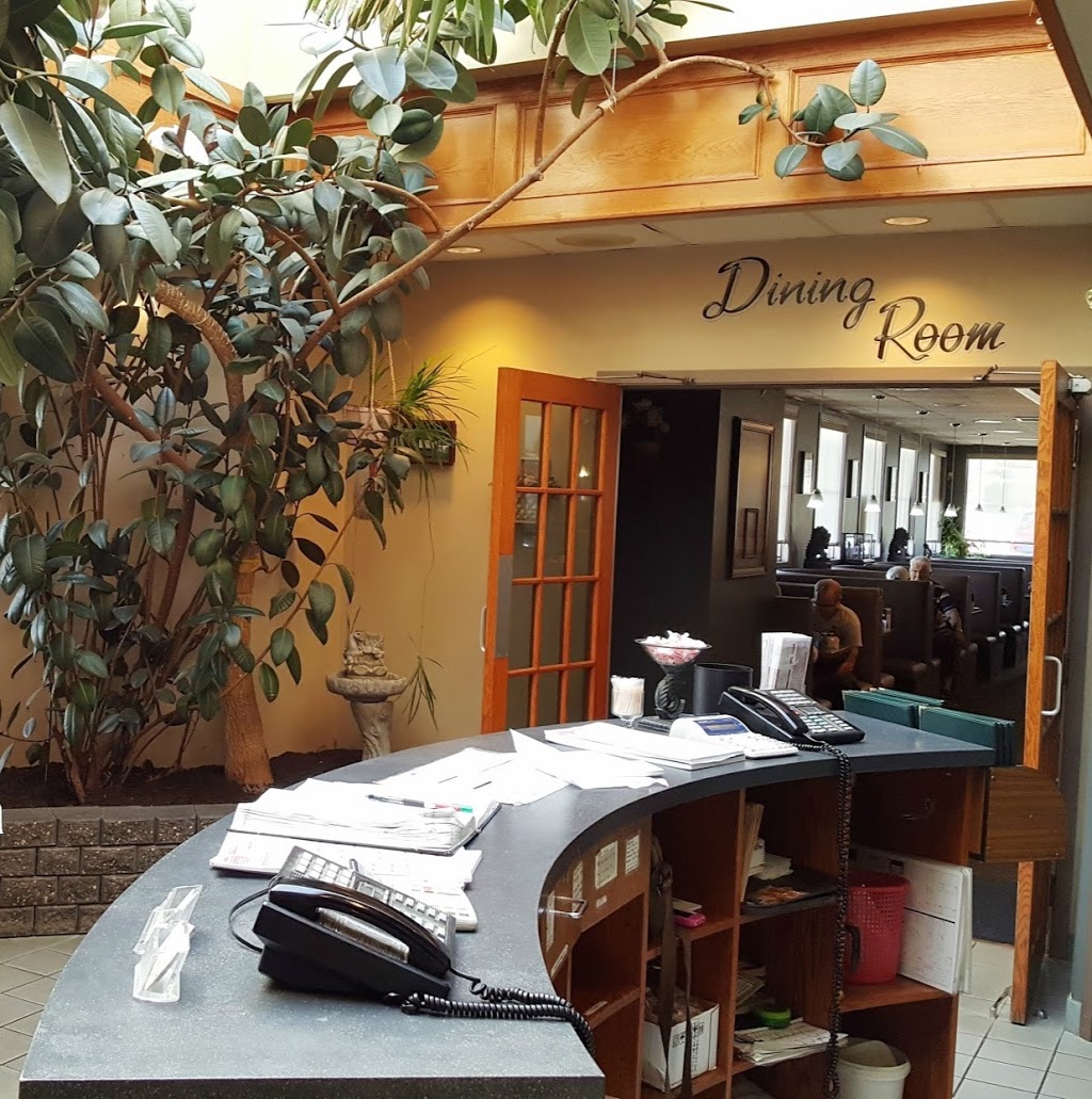 Smilies Village Restaurant & Bar | 981 Fir St, Sherwood Park, AB T8A 4N5, Canada | Phone: (780) 464-1200