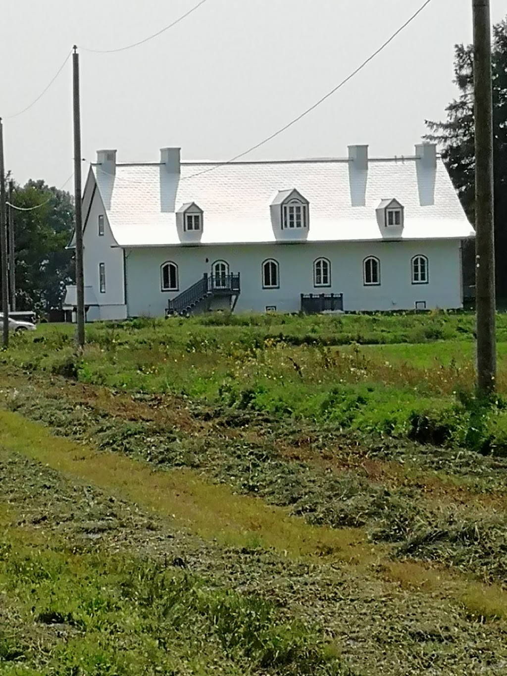 La Grande Ferme | 800 Chemin du Cap Tourmente, Saint-Joachim, QC G0A 3X0, Canada | Phone: (418) 827-4608