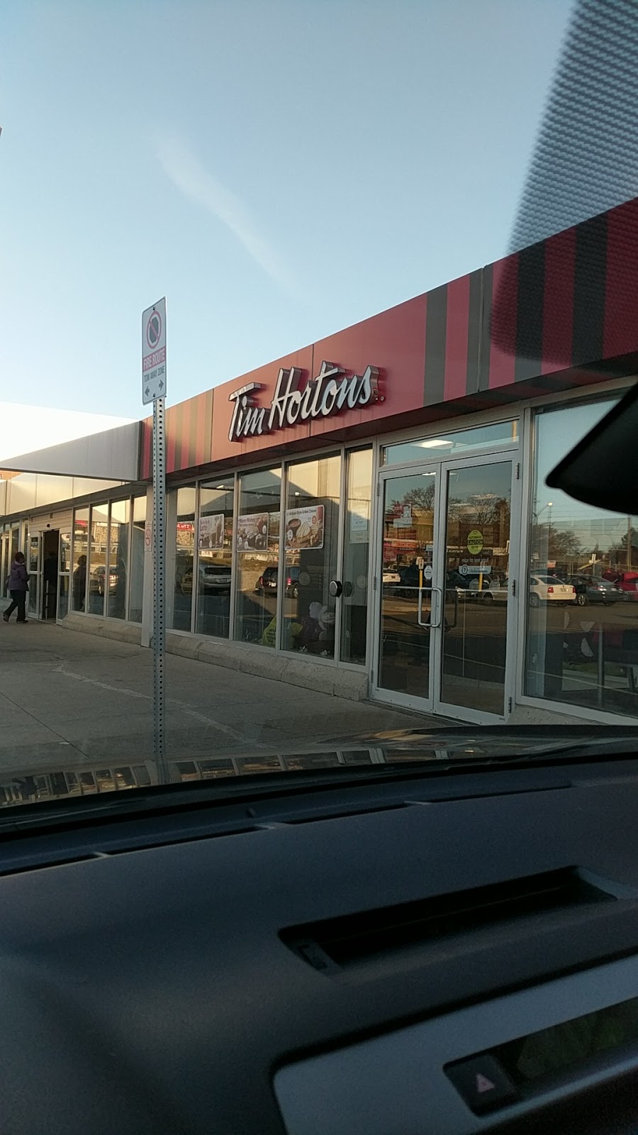 Tim Hortons | 245 Dixon Rd, Etobicoke, ON M9P 2M5, Canada | Phone: (416) 243-6115