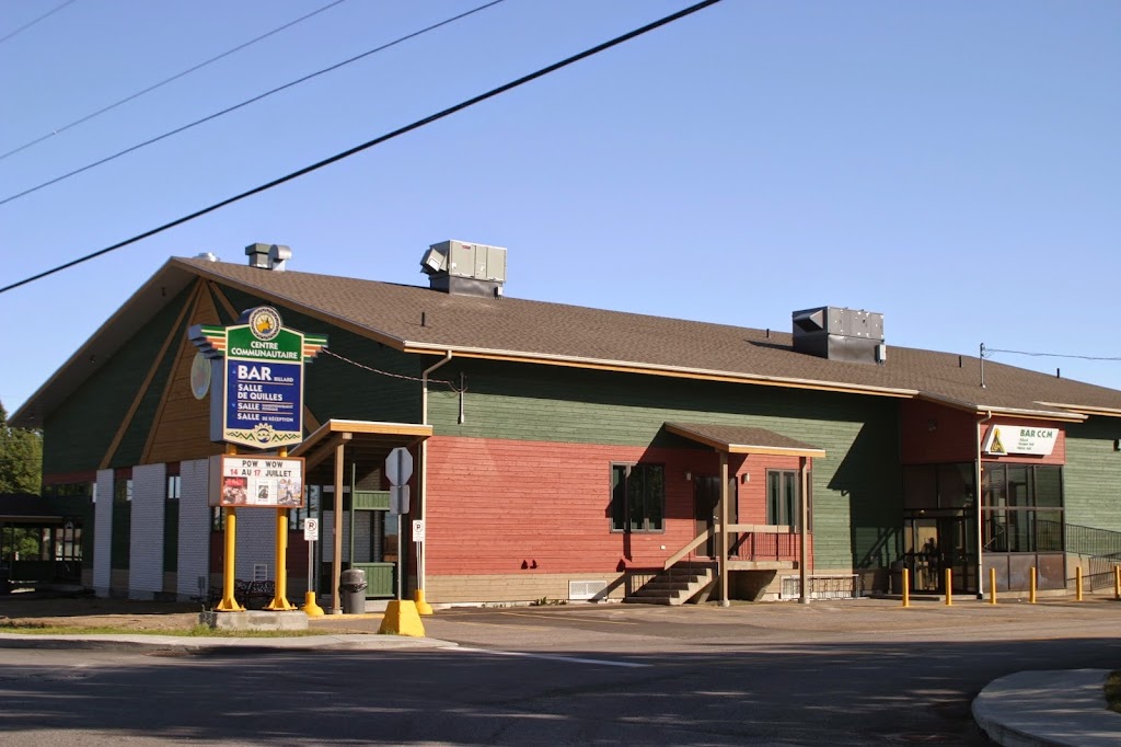 Bar Essipit | 27 Rue de la Réserve, Les Escoumins, QC G0T 1K0, Canada | Phone: (418) 233-2945