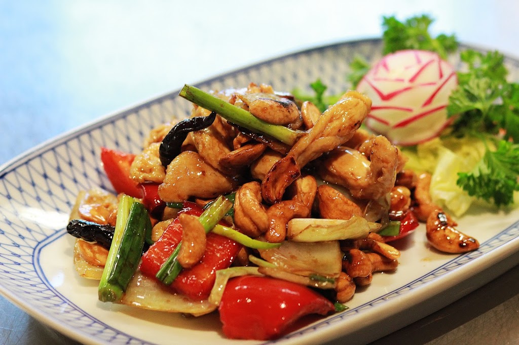 aucointhai | 77 Bd Desjardins E, Sainte-Thérèse, QC J7E 1C5, Canada | Phone: (450) 437-0271