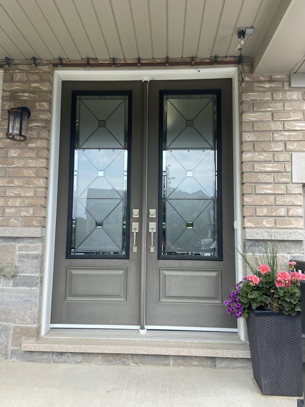 Distinctive Glass Door Inserts | 482 Kwapis Blvd, Newmarket, ON L3X 3K5, Canada | Phone: (905) 955-7540