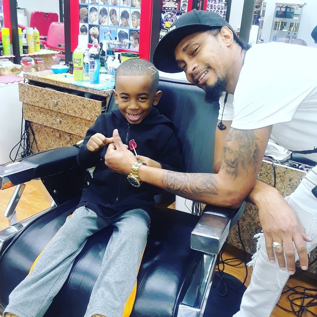 FRESH KUT BARBER SALON | 212 Queen St E, Brampton, ON L6V 1W2, Canada | Phone: (647) 867-3028