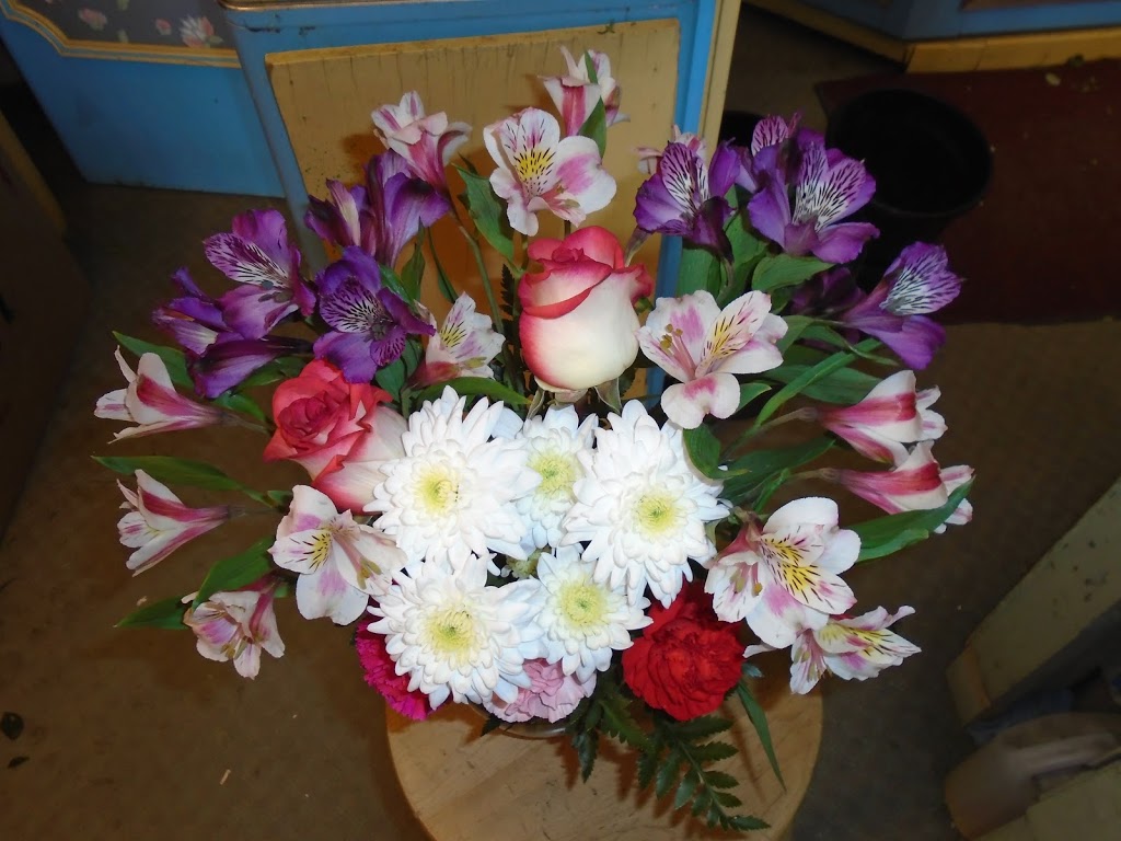 Browns Mason Richards Florist | 1516 Merivale Rd, Nepean, ON K2G 3J6, Canada | Phone: (613) 224-2554