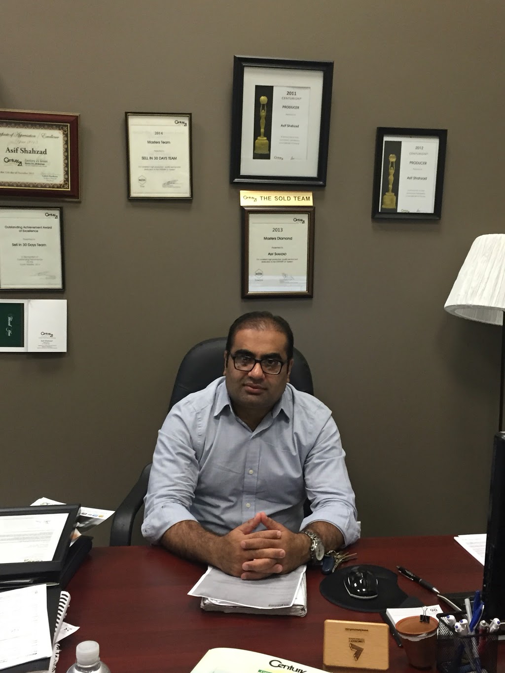 Mississauga Real Estate Agent - Asif Shahzad - Century21 | 6980 Maritz Dr #8, Mississauga, ON L5W 1Z3, Canada | Phone: (416) 986-7862