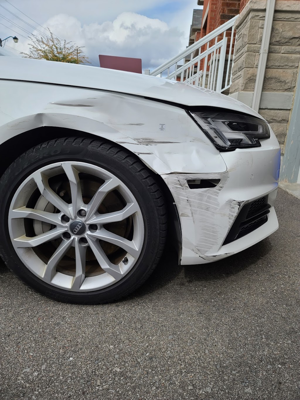 Leons Auto Body North | 99 Rodinea Rd unit 4, Maple, ON L6A 1R3, Canada | Phone: (905) 508-9888