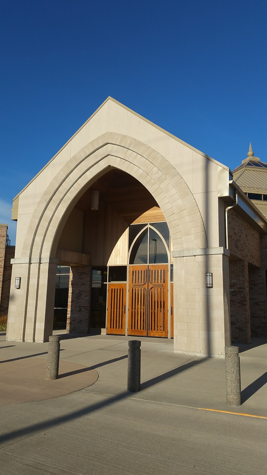St. Josephs Church | 760 St David St N, Fergus, ON N1M 2K9, Canada | Phone: (519) 843-2006