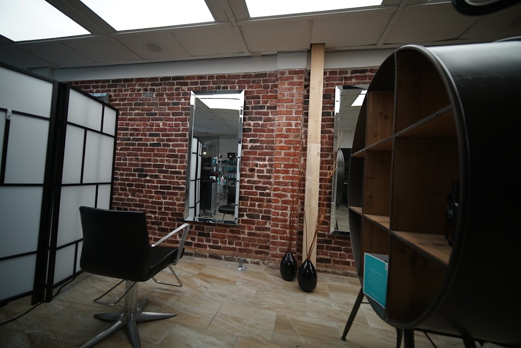 Salon Freya | 720 4e rue de la Pointe, Shawinigan, QC G9N 1H2, Canada | Phone: (819) 731-8888