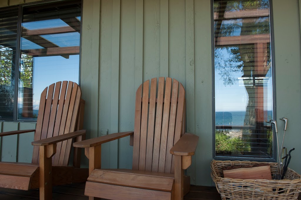 Sea Breeze Lodge | 5205 Fowler Rd, Hornby Island, BC V0R 1Z0, Canada | Phone: (250) 335-2321
