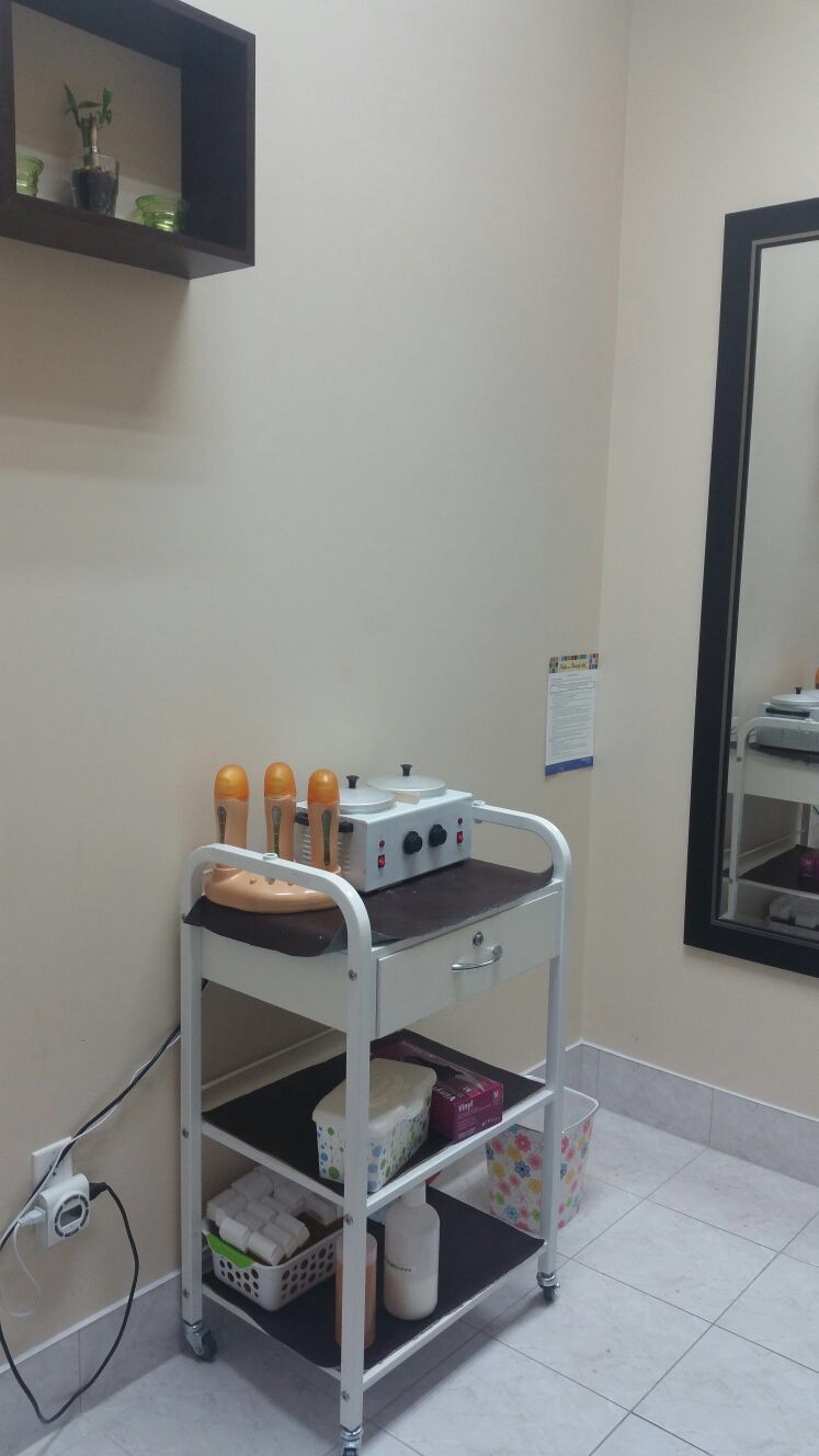 Favourite Salon & Spa | 315 Royal W Dr, Brampton, ON L6X 0B3, Canada | Phone: (905) 457-4247