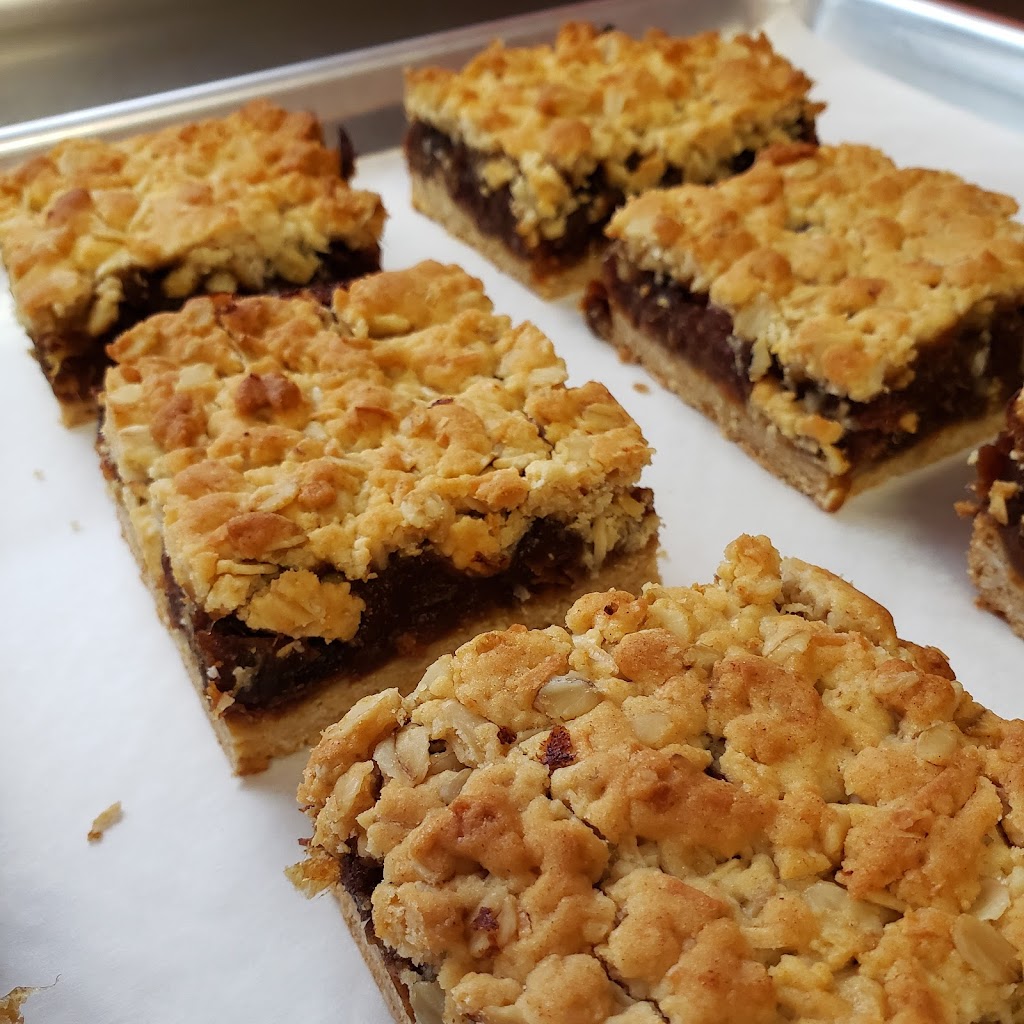 The bakers bench | 676 River Rd E, Wasaga Beach, ON L9Z 2M3, Canada | Phone: (705) 444-4803
