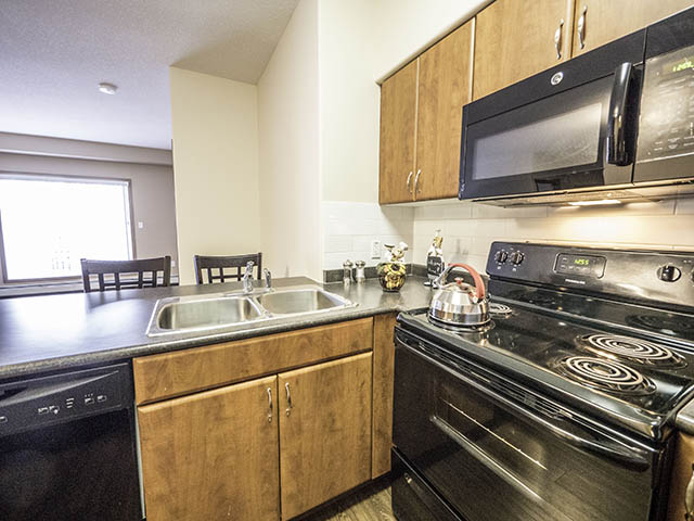 Elizabeth Gardens Apartments | 5407 162 Ave NW #5403, Edmonton, AB T5Y 0Z2, Canada | Phone: (780) 371-1919